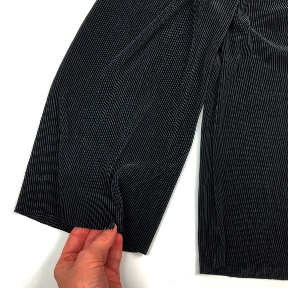 J.O.A. BLACK Ribbed Off the Shoulder Top - Picture 5 of 6